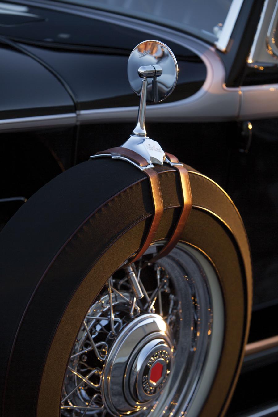  Packard Super 8 Convertible Victoria 1933 года  (фото 8 из 16)